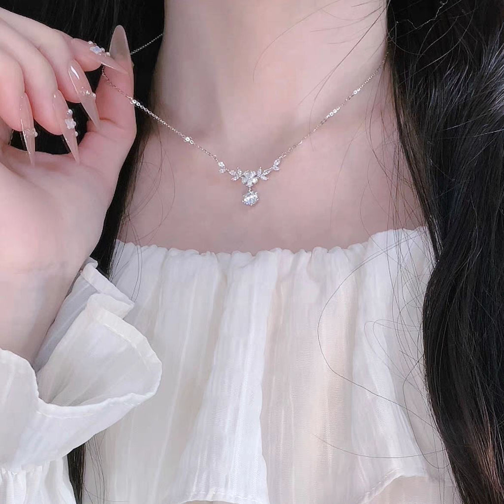 Women's Light Luxury Niche Premium Clavicle Necklace