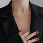 Niche Luxury Color Resistant Titanium Steel V Letter Clavicle Necklace
