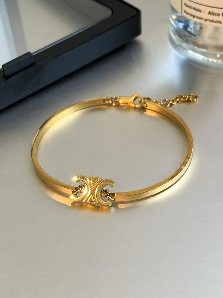 Arc de Triomphe Gold Vintage Bracelet